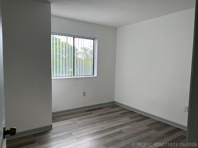 Building Photo - 5200 NW 31st Ave