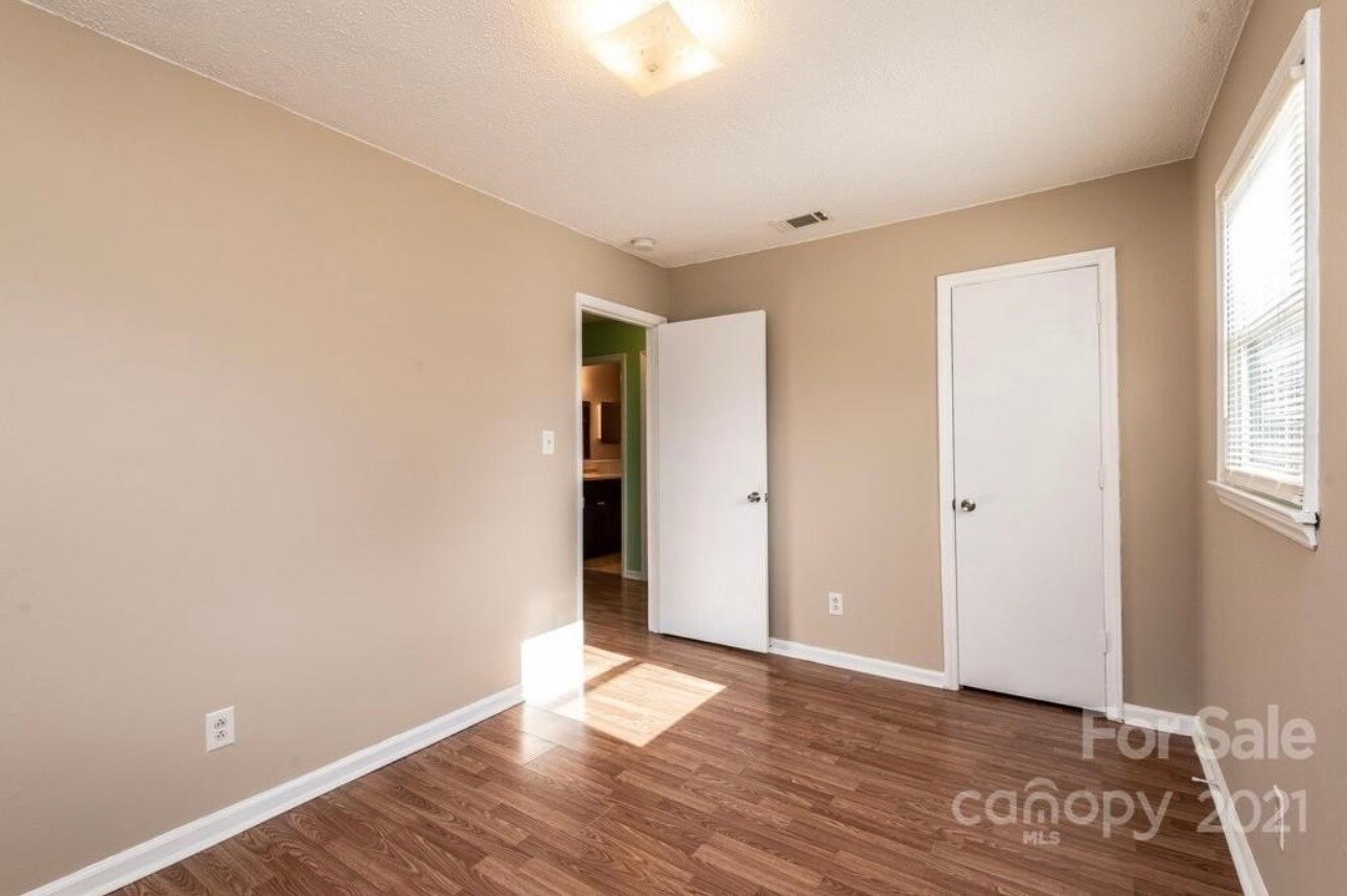 Building Photo - 1106 13th St NW