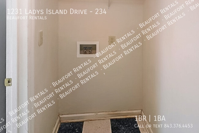 Building Photo - 1231 Ladys Island Dr