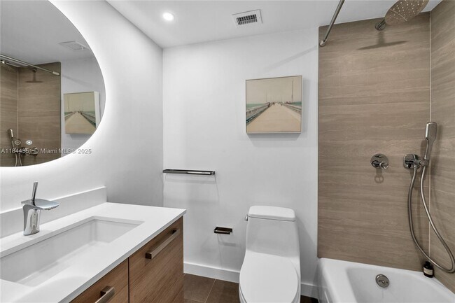 Building Photo - 7441 Wayne Ave