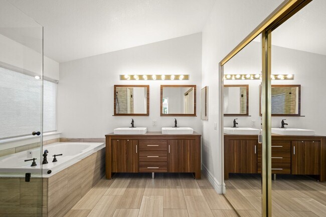 Building Photo - Welcome Home to Fall in Love with This Stu...