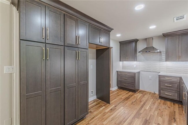 Building Photo - 1624 Dodson Dr SW