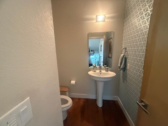 Building Photo - $0 DEPOSIT OPTION! MODERN 3-STORY HOME WITH ROOFTOP DECK NEAR BERKELY LAKE & 38TH AVE