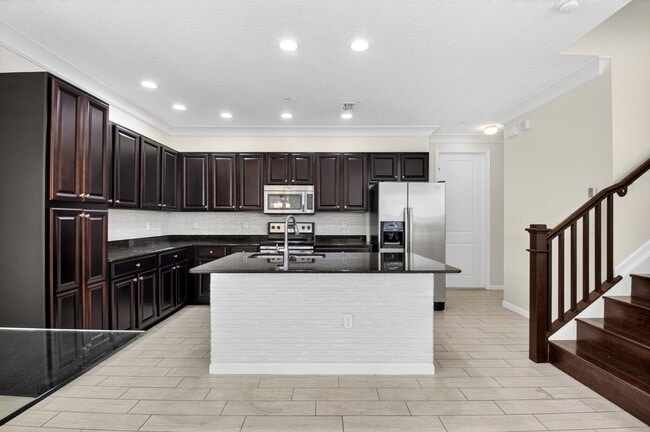 Building Photo - 4920 NW 15th Ave