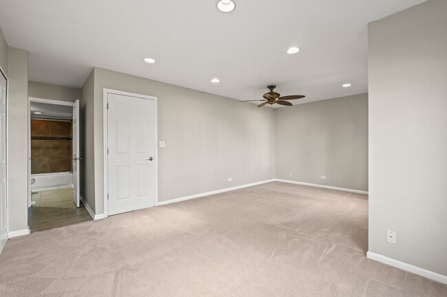Building Photo - 7918 Knottingham Cir