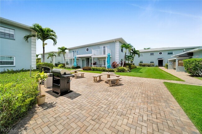 Building Photo - 3338 N Key Dr
