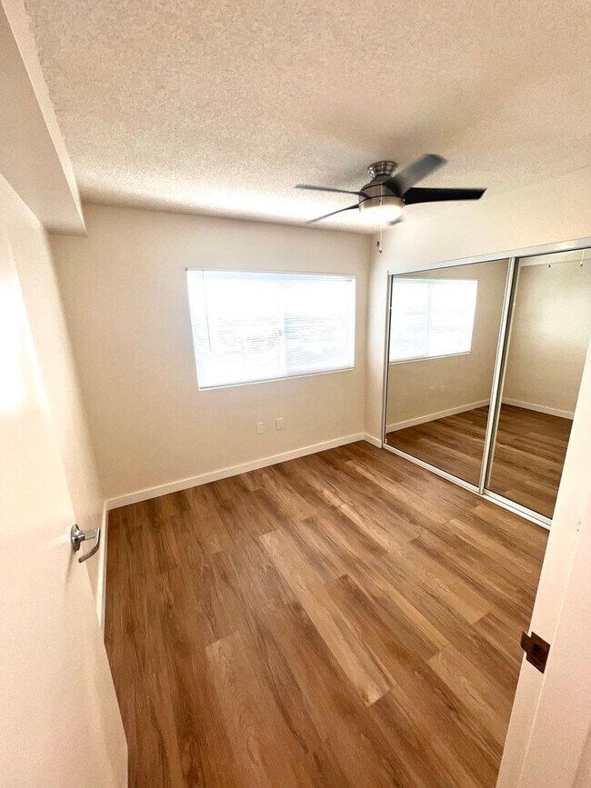 Building Photo - Kauolu Building of Plantation Town/2 BR/1 BA/1 PK