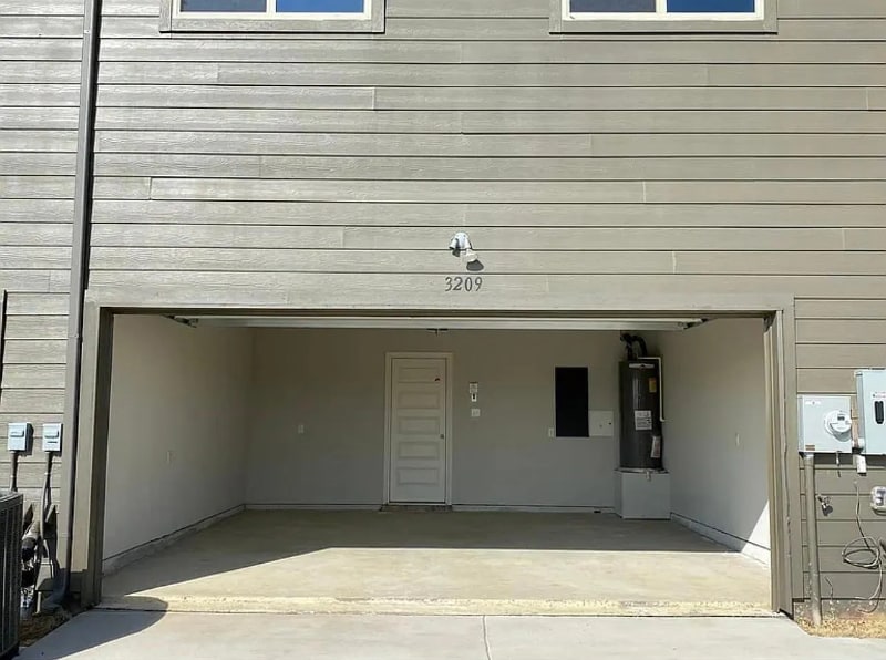 Building Photo - 3209 Solana Cir