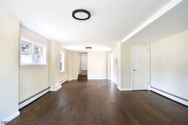 Building Photo - 285 Orchard Terrace