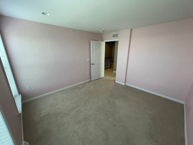 Building Photo - 410 Mayer Pl