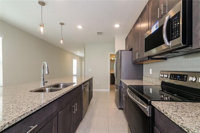 Building Photo - 255 Villavista Ct
