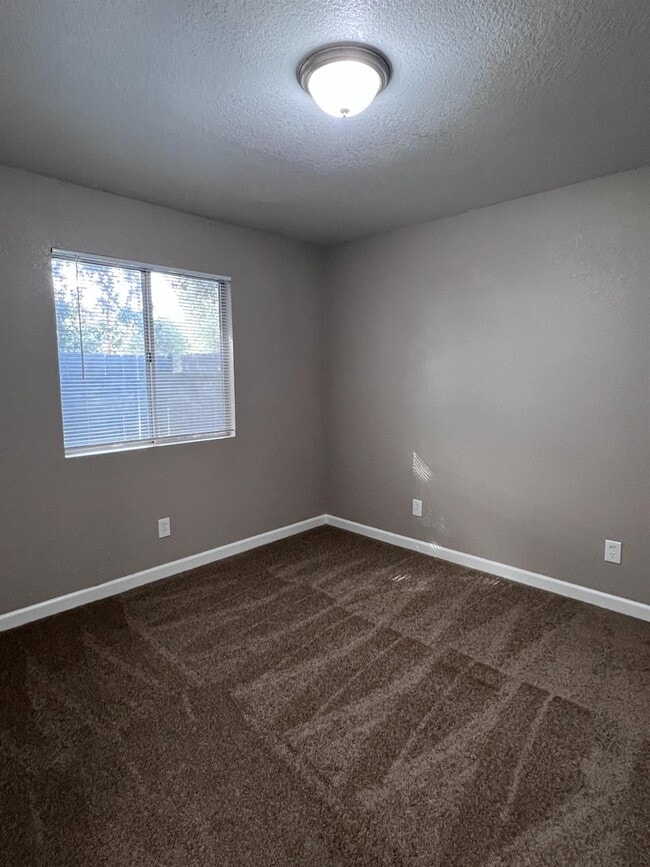 Building Photo - 1262 N Marks Ave