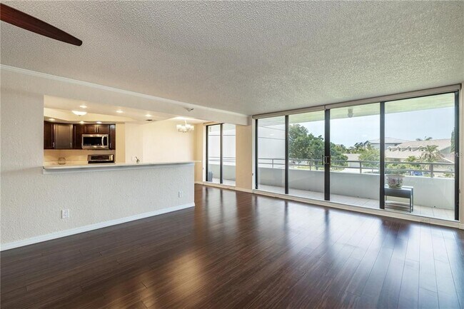 Building Photo - 5950 Pelican Bay Plaza S