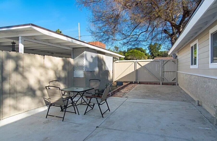 Building Photo - 8069 Darryl St