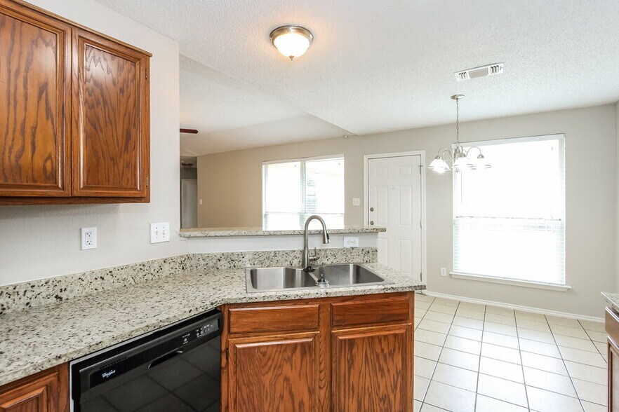 Building Photo - 2717 Bent Brook Dr