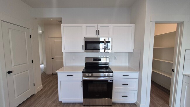 Building Photo - 5669 S Weehawken Ln