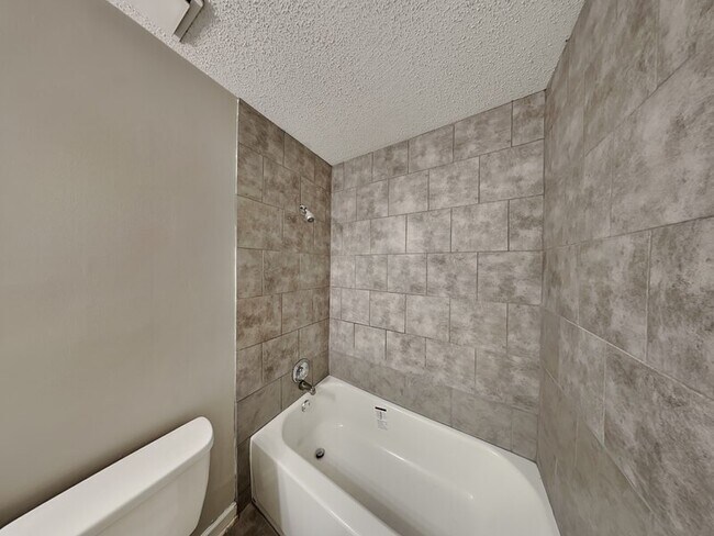 Building Photo - 4339 Crimson Leaf Cove
