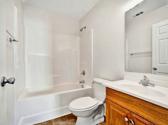 Building Photo - 305 S Calhoun St