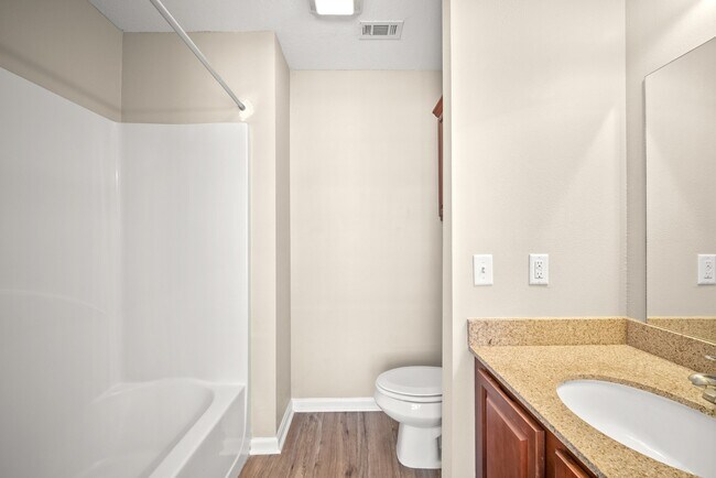 Building Photo - 710 Arbor Lake Dr