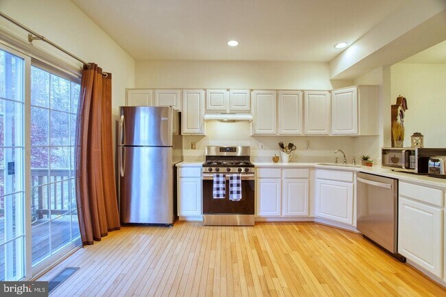 Building Photo - 3563 Sherbrooke Cir