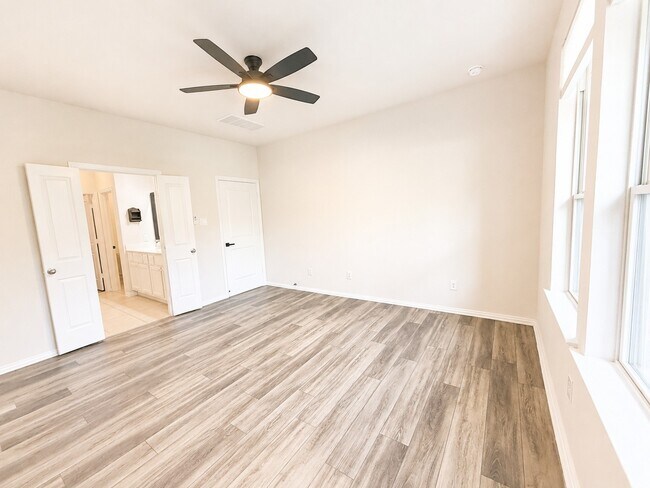 Building Photo - 15230 Stuart Bat Cave Ln