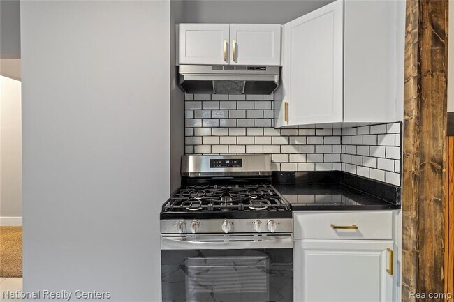 Building Photo - 767 Navahoe St