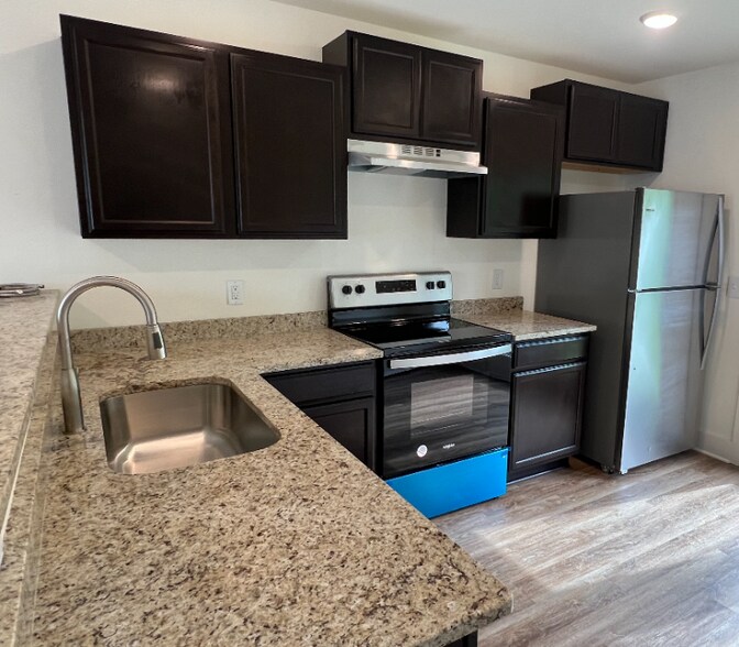 Building Photo - 43 Jacksons Ln