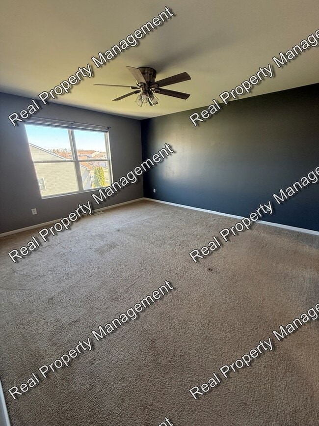 Building Photo - 2 Bedroom Townhome