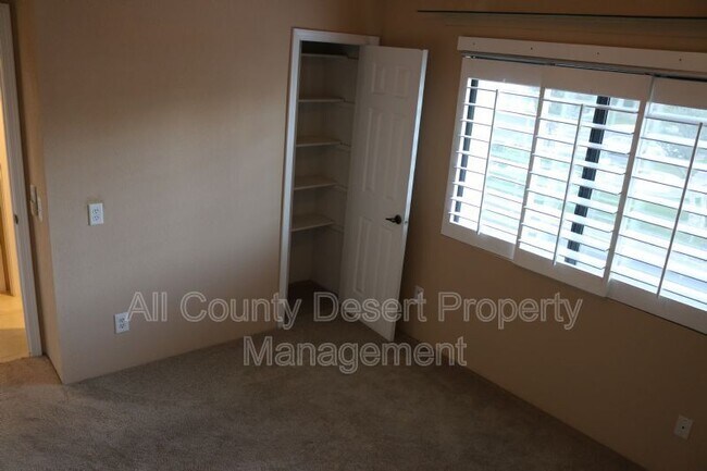 Building Photo - 45426 Driftwood Dr