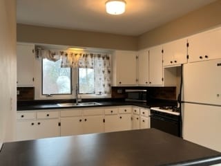 Kitchen - 772 N Il Route 83