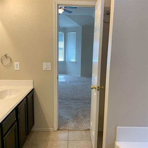 Building Photo - 208 N Rolling Meadow Dr