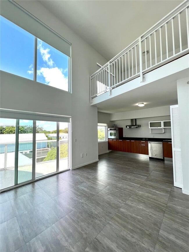 Building Photo - 1650 Brickell Ave