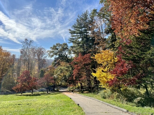 Building Photo - 106 Injun Hollow Rd