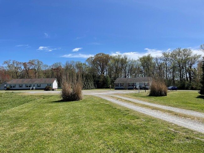 Building Photo - 11582 Charity Ln