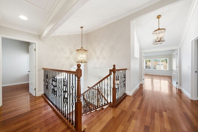 Building Photo - Beautifully Updated 5 Bedroom Woodbridge Home with Pool and much more!