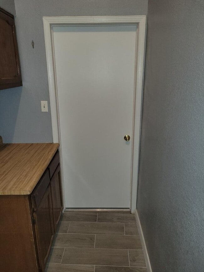 Building Photo - 1504B Monte Sanders Ln