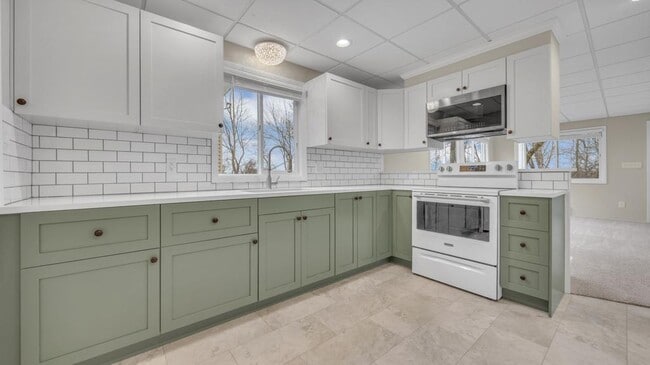 Building Photo - 1526 Ontario Ave