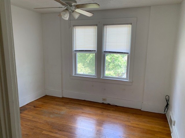 Building Photo - 2916 Clermont Ave