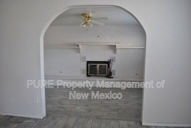 Building Photo - 3307 Edgecliff Dr
