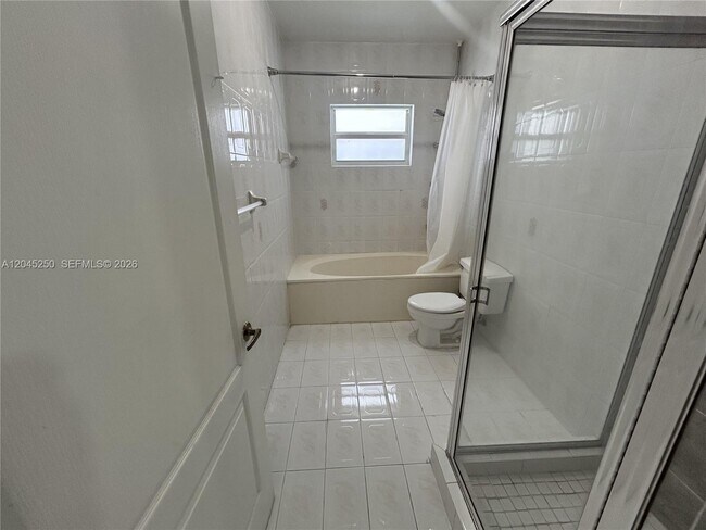 Building Photo - 8842 NW 142nd Ln