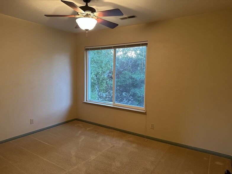 Building Photo - 1631 Shoshone Dr