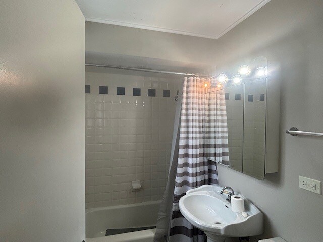 Building Photo - 2223 Hawthorne Rd