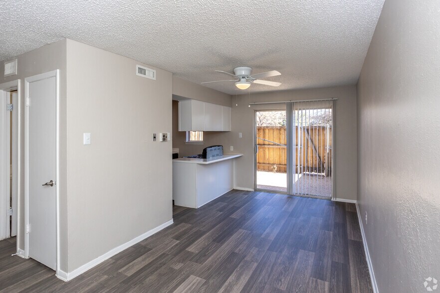 Building Photo - 1437 Cavender Dr