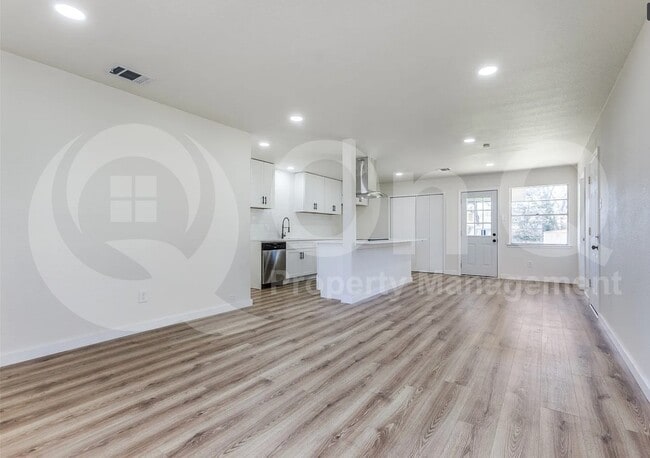 Building Photo - 1207 Crestridge Dr