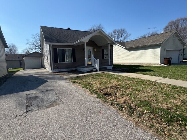 Building Photo - “Room to Grow!” — Spacious 3 Bed + Bonus Rooms in Pawnee