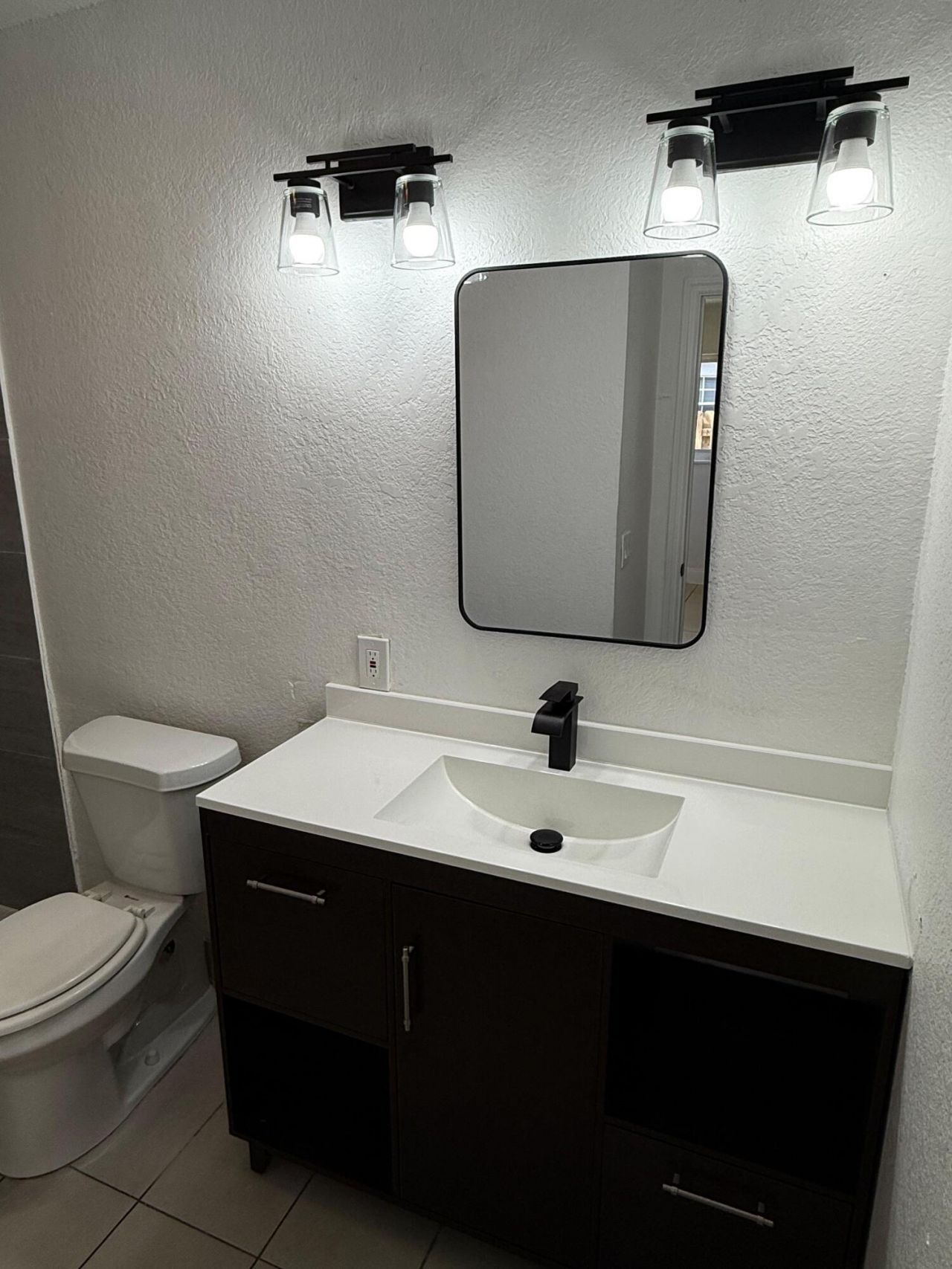 Building Photo - 6230 NW 18th Ct