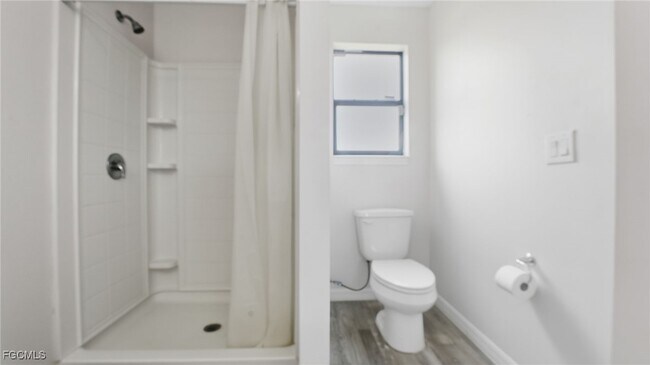 Building Photo - 2701 E 18th St