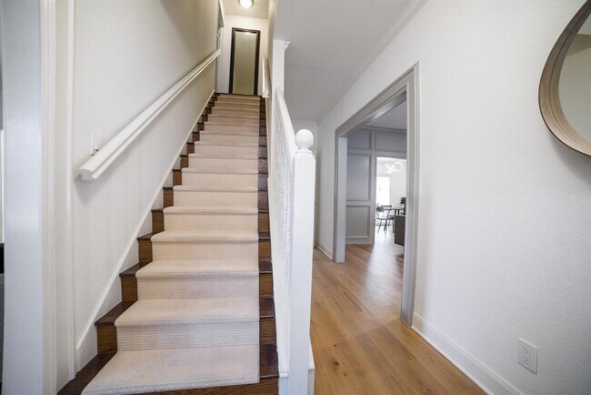Building Photo - 1702 Crested Butte Dr