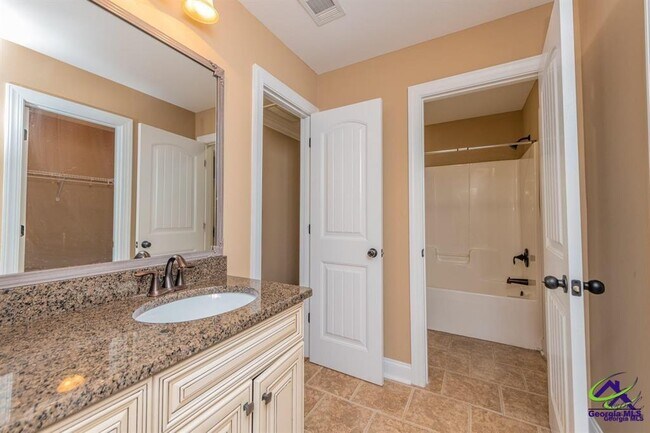 Building Photo - 303 Sage Meadows Ln