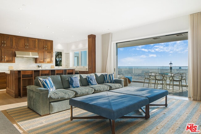 Building Photo - 1347 Palisades Beach Rd